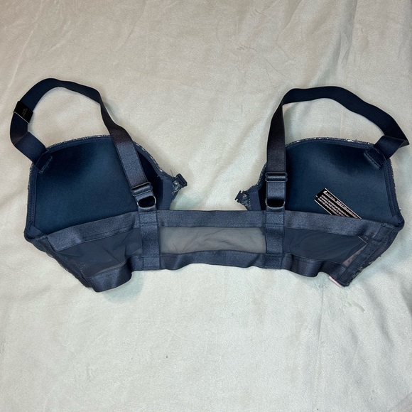 Victoria’s Secret Very Sexy Push Up Bra 36B - Picture 2 of 7